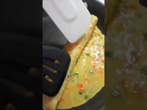 OMELETTE ROLL UP 😋 Learn Technique 🤩 #food #egg #eggs #cooking #recipe #omelette #tutorial