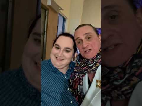 The Crowd Goes Crazy, Die Fledermaus JLO Youtube Video