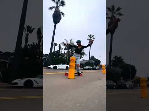 Mini electric skateboard going fast 💨