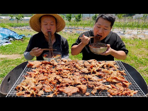 화끈하게 매운 칡냉면에 숯불에 구운 석쇠불고기의 맛있는 조합! (Cold arrowroot noodles & Bulgogi) 요리&먹방!! - Mukbang eating show