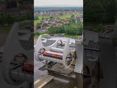 This clip of the Falkirk Wheel turning gives a view of the massive cogs operating as it rotates.