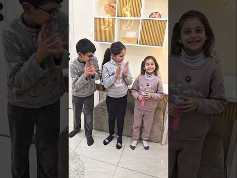 دلّو تغني يا شرطة تعالوا !!