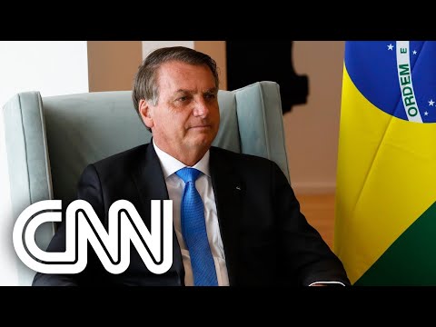 Bolsonaro diz que foi 'obrigado a vetar' projeto de distribuição de absorventes | EXPRESO CNN
