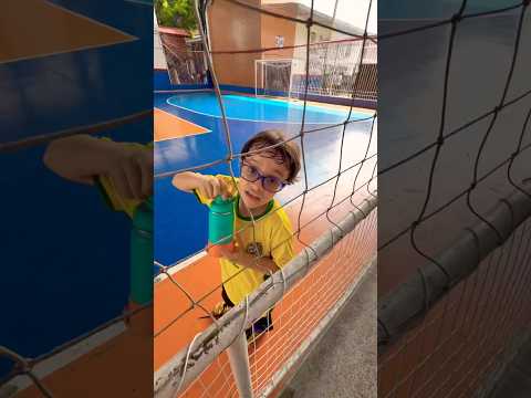 Gabriel não bebeu água do bebedouro da escola! #shorts