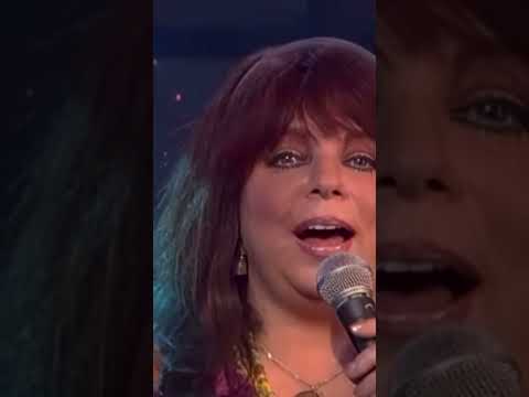 In 1998 Mariska Veres played the iconic song ‘Venus’ at a Dutch TV program called Toppop. #venus