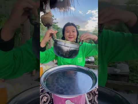 แกงหน่อไม้ใส่เห็ดเผาะ แซ่บเป็นแซ่บจ้า