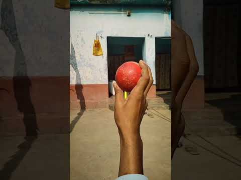 Outswing ball grip and release 👍🏏#sorts #sports #cricket #cricketshorts #fastbowling #viratkohli