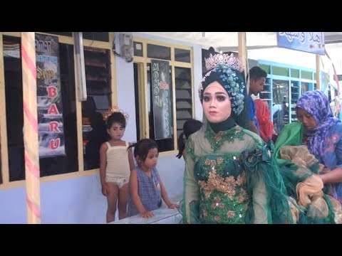 Pengantin Ketika Pertama X Duduk di Pelaminan