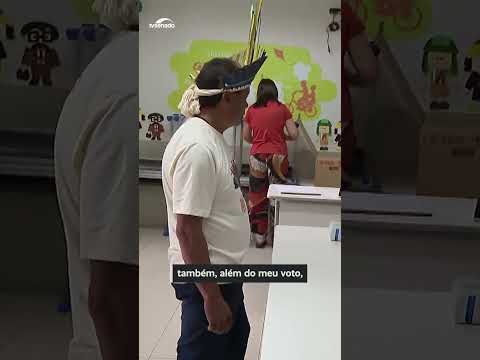 Cacique Francisco Guajajara, da aldeia Teko Haw, vota em Brasília #shorts