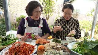 |1829| THỊT LUỘC GÓI RAU ĂN KÈM VÂY CÁ ĐUỐI TRỘN CỦ CẢI KHÔ VÀ HÀU SỐNG.