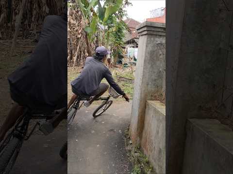 Gowes di Gang Sempit 💯💯