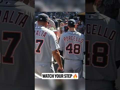 On your toes, Tigers! JV is back 🤣