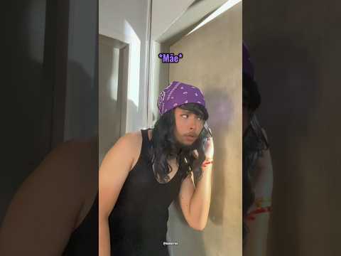 FILHO ESCUTANDO MÚSICA