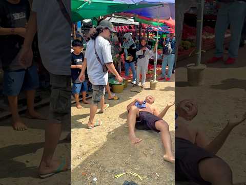 Entah apa sebabnya #viralvideo #youtubeshorts #ngakak #humor #funny #lucu