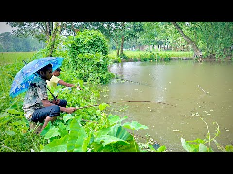 Best Fishing Video ✅|| village two boy fishing with hook in rainy day the beautiful village canal
