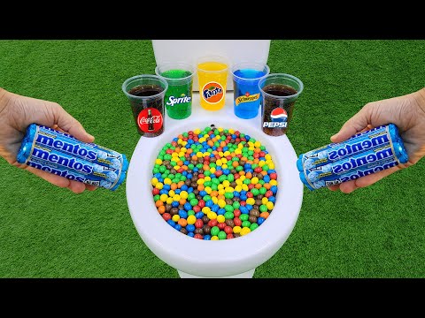 M&M Candy VS Popular Sodas !!! Pepsi, Coca Cola, Fanta, Sprite, Schweppes and Mentos in the toilet