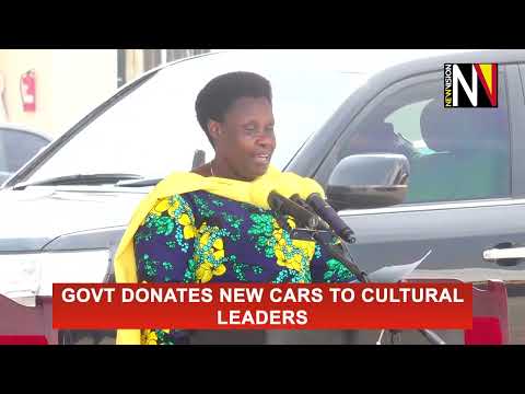 Govt donates new cars to cultural leaders