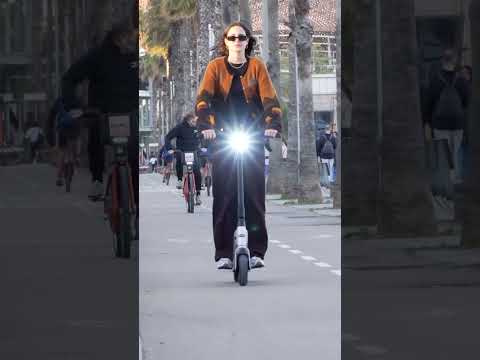 Riding in Barcelona  - The Pure Advance e-scooter