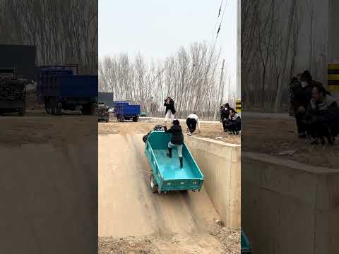 Heavy-load tricycle anti-slip test Dump tricycle Good helper for farmers Helping agriculture, ru