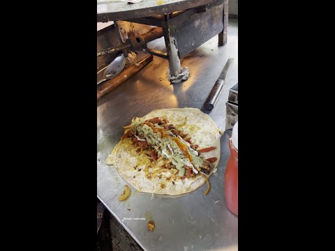 Rs 90 mai lo koi bhi roll veg ho ya non veg | Rolls #shorts