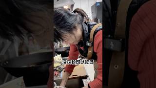 粉腸到底要怎麼做才會好吃呢？今天就來做 #薑絲炒粉腸 #粉腸 #家常菜 #豬媽做料理 #tiktok美食製作人 #下酒菜 #美食 #台式料理 #一分鐘學做菜 #美食分享 #DIY #在家做料理