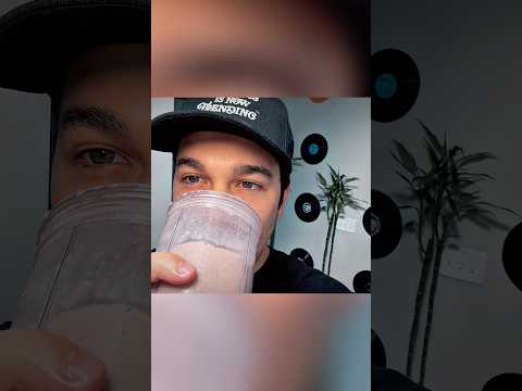 Check out this smoothie recipe! New vlog out now! #austinmahone #vlog #smoothie #dayinthelife