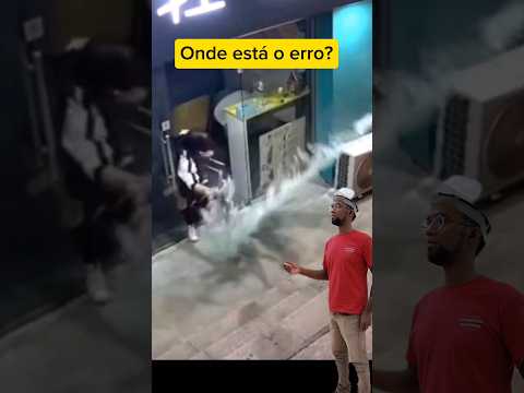 onde está o erro?  Diz aí nos comentários #humormemes #humor #virais #comedia #risada