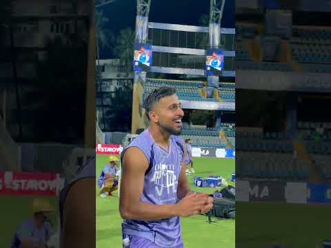 Boys discussing colour palette ๐ #MumbaiIndians #OneFamily #TATAIPL #MIvKKR