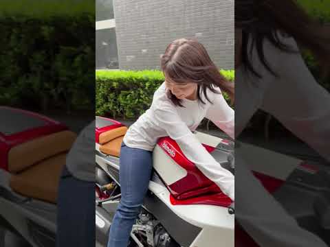 437万円の高級バイク！！【bimotaKB4】