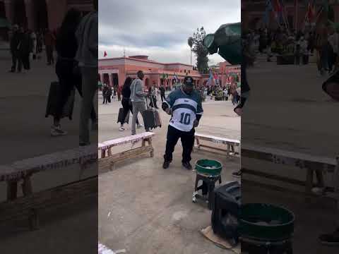 street show in maroco 🇲🇦🌴☀️🥁🕺🏽 #اكسبلور #marrakech #coupedafrique #humour