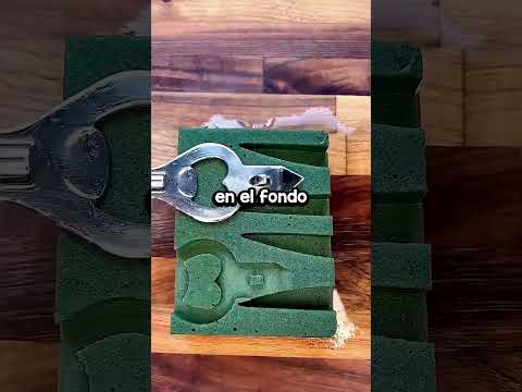 Mi esposa me ignoró toda la noche en la fiesta, hasta que su amiga se acercó y me susurró...