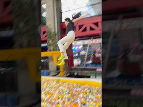 #6192A new way for adults to decompress~😳😳😮Crows take a plane~Whoo~Take off~#Decompression Video