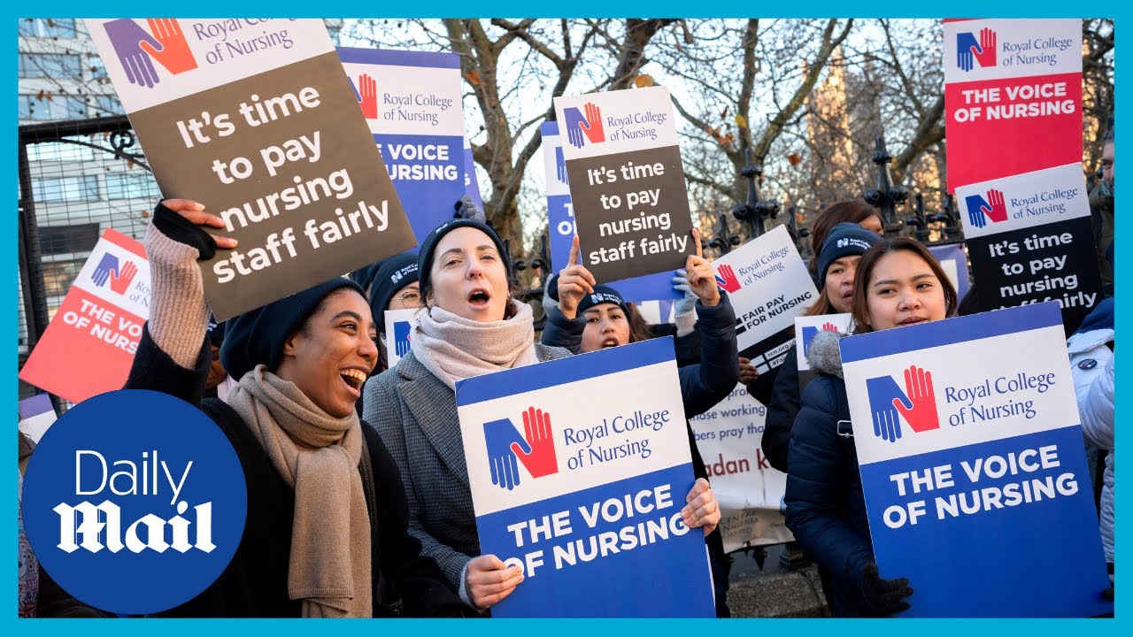 UK Nurse strikes: Thousands demand 19% pay rise