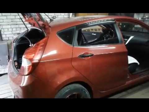Hyundai Solaris Hatchback разбираем обшивку потолка