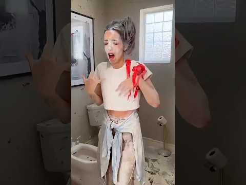 ESTOURARAM O BALÃO NO BANHEIRO… OLHA A REAÇÃO! 😱🎈 #SHORTS #VIRAL #INCRÍVEL