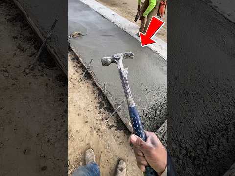 Cowok ini Lempar Palunya Ke Semen Basah, Tapi Endingnya Gak Nyangka Banget 😰 #shortvideo