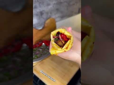 Beğen Kaydet Gönder Tarifi⬇️ 📸 • @benen sunum Malzemeler 1 buçuk kğ orta yağlı kıyma Et 1 adet