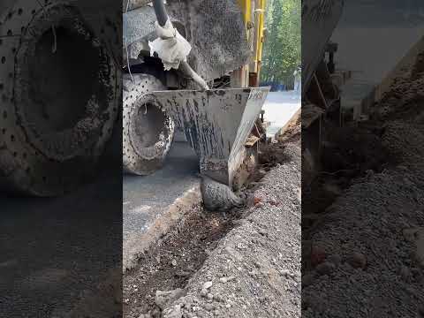 #ConcretePouring #ConstructionWork #Infrastructure #RoadConstruction #CivilEngineering