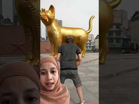 Patung kucing emasnya hancur⁉️