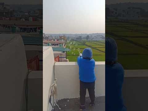 Kuku ने छत से bubbles उड़ा दिए।?????