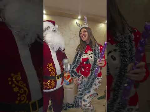 DOŠAO MI DEDA MRAZ DA OKITIMO JELKU