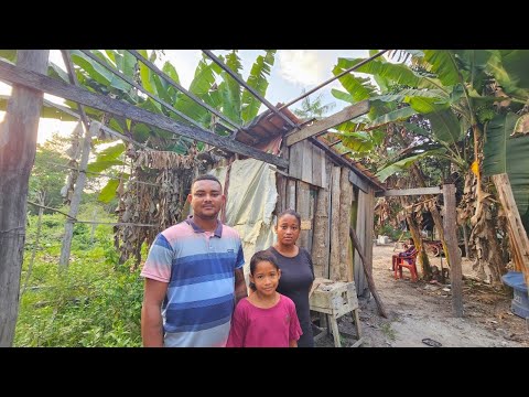 FAMÍLIA VIVE ISOLADA EM UM BARRACO E PEDE AJUDA💔