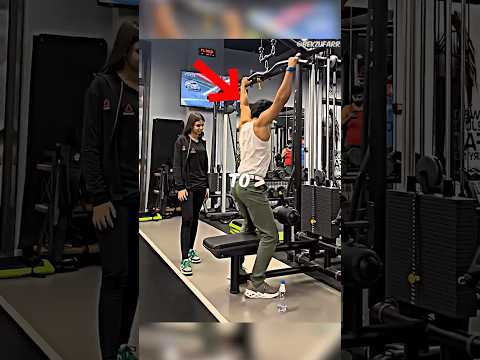Skinny guy tries 180kg pulldown ?
