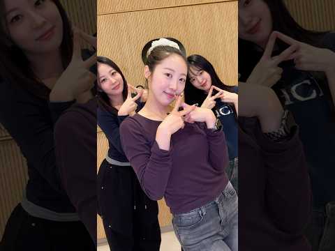 #<strong>도희</strong> 쌤과 오늘 #크리스마스이브 🎁🎄☃️ #BEWAVE #JIUN #YUNSEUL #ChristmasEve