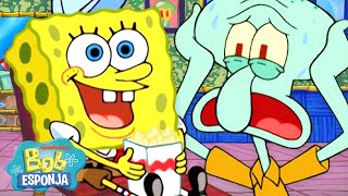 Bob Esponja | Personajes de SpongeBob en la casa de Calamardo por 30 minutos seguidos 🦑 | Español