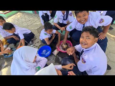 Praktik siswa membuat es cream di mata pelajaran I