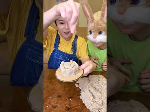 A disabled duckling helps his cat friend 🐥006786667 #DuckRescue #CuteAnimal #factsAnimalRescue