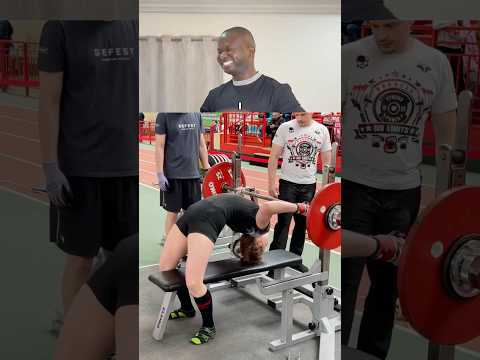 Bench press with an arch