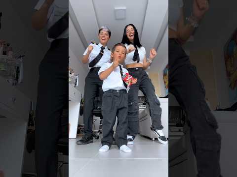 Familia 👩‍👩‍👦✨✈️