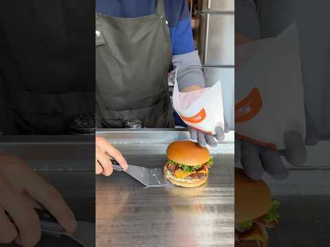 저렴하고 푸짐한? 노점 베이컨 에그 치즈 버거 / Bacon Egg Cheese Burger
